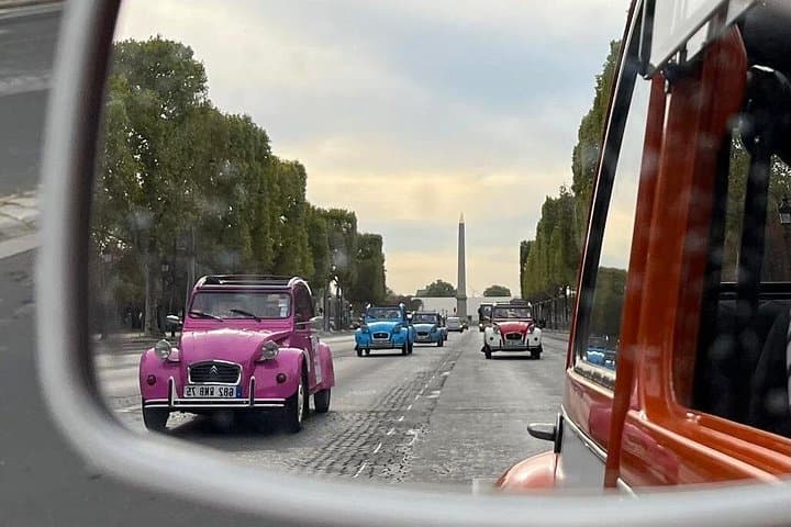 Private tour Paris Sightseeing 2 hours in Citroën 2CV — photo 1