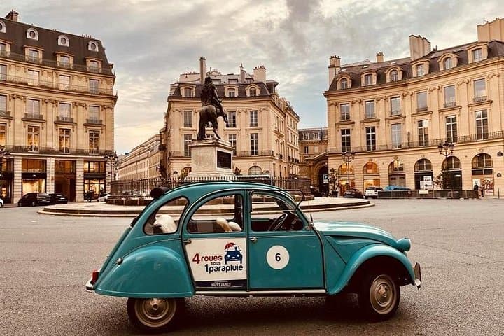 Private tour Paris Little-known places 2 hours in Citroën 2CV — photo 2