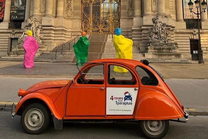 Private tour Paris Sightseeing 2 hours in Citroën 2CV — photo 4