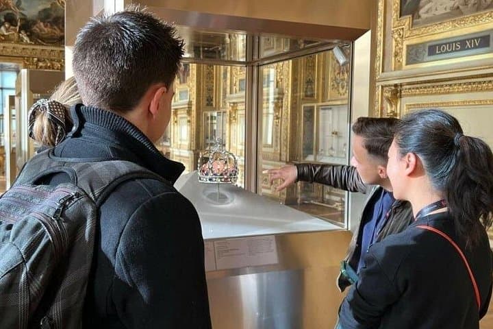 Semi-Private Louvre Highlights Tour with Mona Lisa, Max 6 People — photo 10