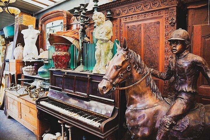 Les Puces de Saint Ouen Flea Market Private Tour in Paris — photo 3