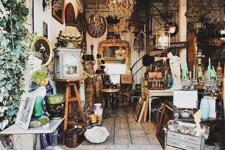 Les Puces de Saint Ouen Flea Market Private Tour in Paris — photo 9
