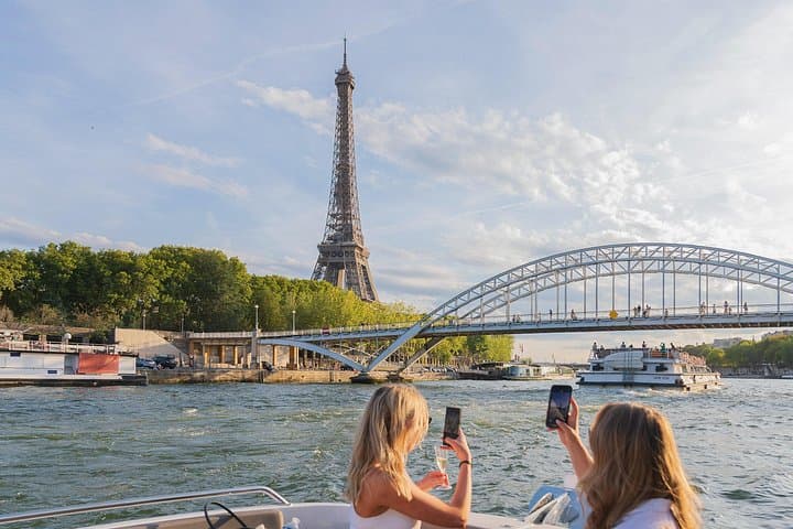 Private Boat Trip in Paris — photo 2