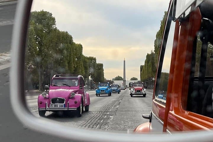 Private tour Paris Little-known places 2 hours in Citroën 2CV — photo 5