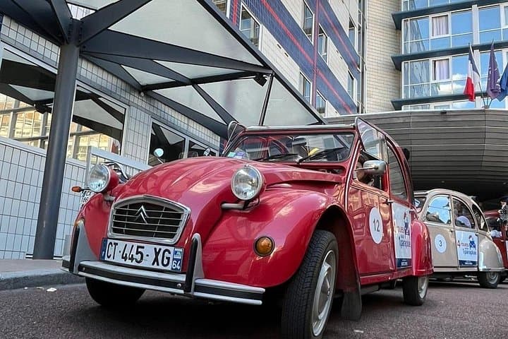 Private tour Paris Sightseeing 2 hours in Citroën 2CV — photo 3