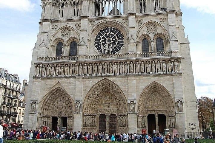 Paris : Private Custom Walking Tour with A Guide (Private Tour) — photo 4