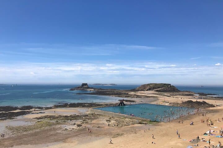 Private Tour to Saint Malo and Cancale with Oyster Tasting