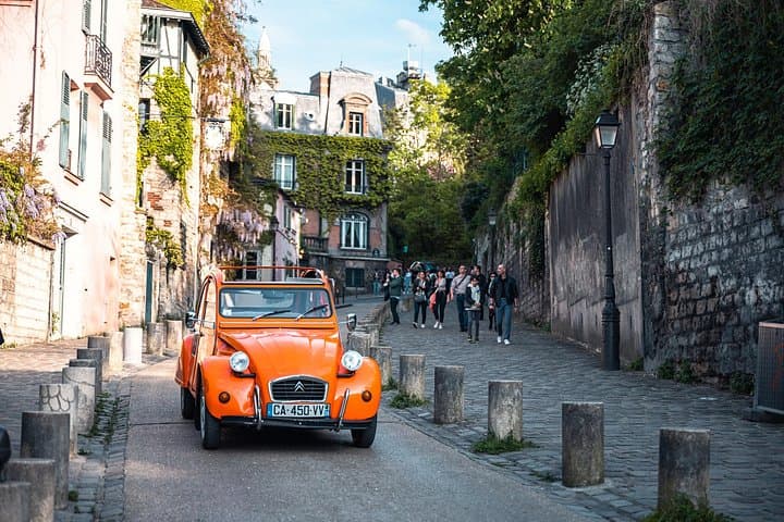 Private Tour of Montmartre in a Citroën Classic — photo 1