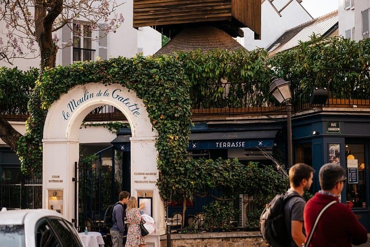 Private Tour of Montmartre in a Citroën Classic — photo 15