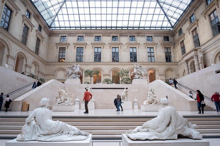 Louvre Museum Private Guided Tour with Access — photo 14