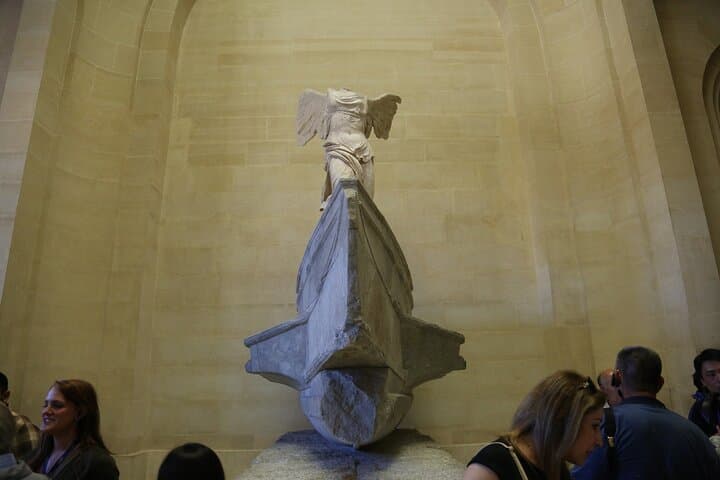 Louvre Museum Masterpieces Guided Tour with Access — photo 8