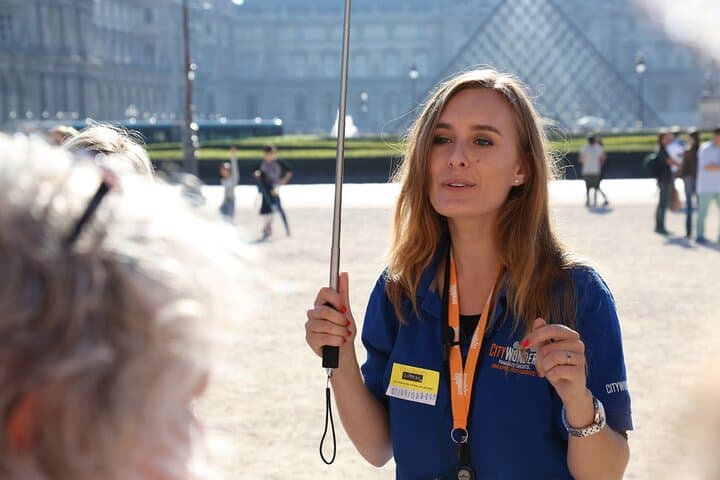 Louvre Museum Masterpieces Guided Tour with Access — photo 5