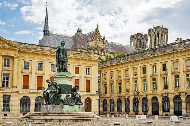 Private Transfer: Paris Airport CDG to Reims / Champagne by Van — photo 4