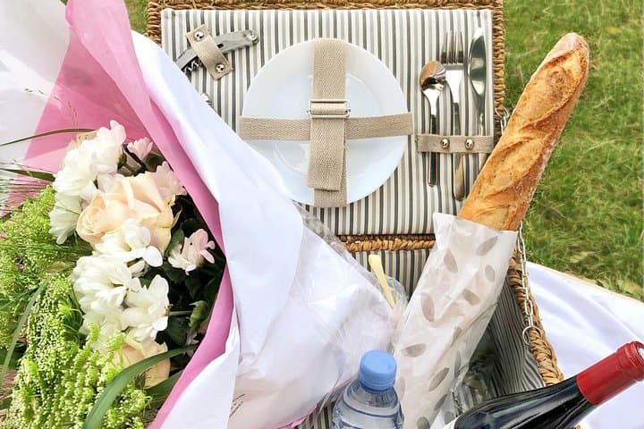 Experience a Decadent French Picnic with Wine Pairing in Paris — photo 9