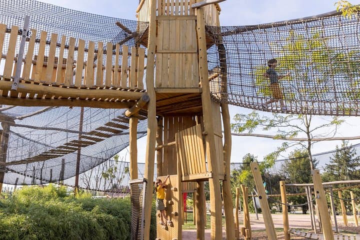 Parrot World Immersive Wildlife Park Entry Ticket next to Paris — photo 10