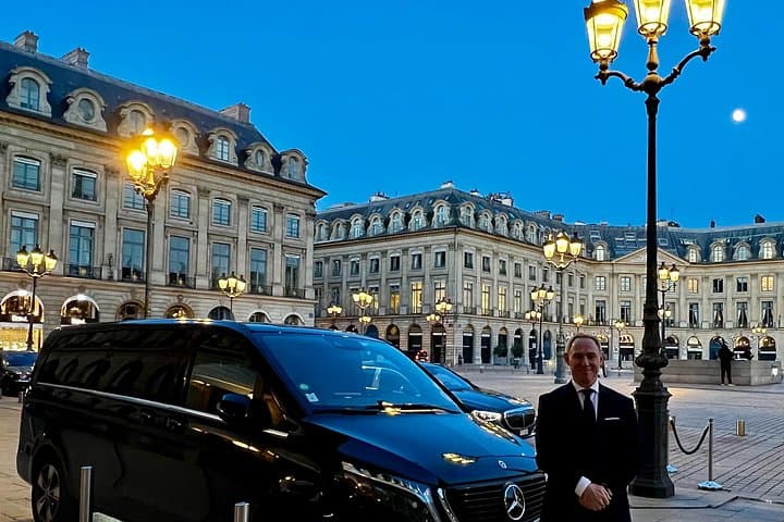 PARIS Excursion ==>CHATEAUX VERSAILLES and VAUX LE VICOMTE in Van — photo 2