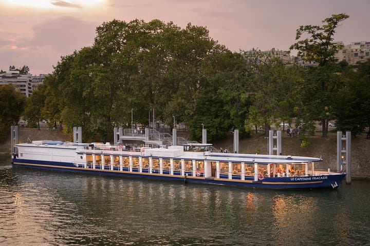 Paris Capitaine Fracasse 3 Course Seine River Dinner Cruise — photo 17