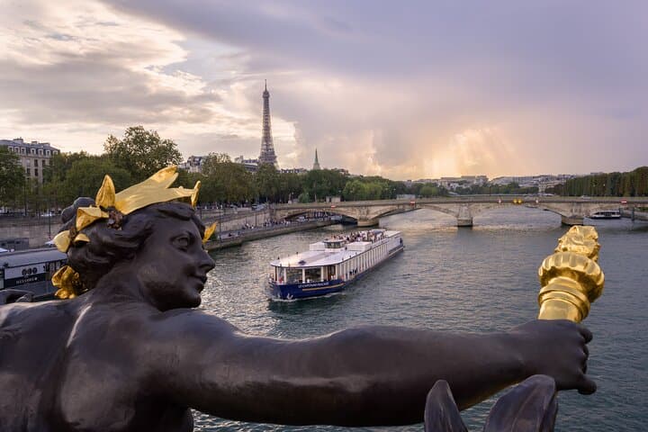 Paris Capitaine Fracasse 3 Course Seine River Dinner Cruise — photo 6