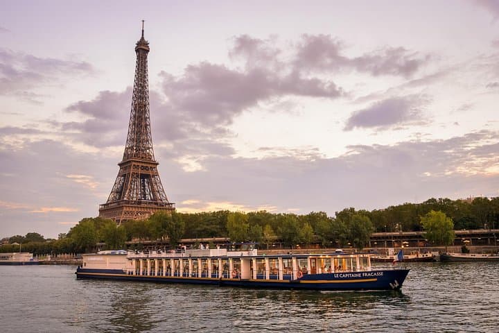 Paris Capitaine Fracasse 3 Course Seine River Dinner Cruise — photo 5