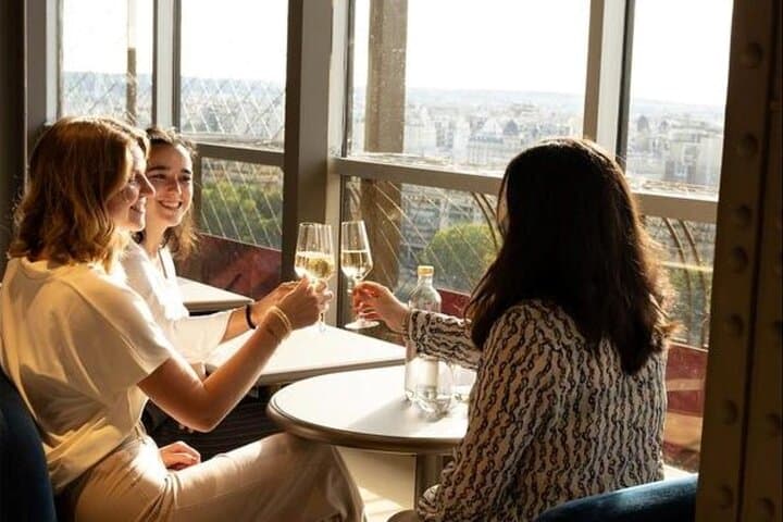 Lunch or Dinner at Madame Brasserie with Seine River Cruise — photo 1