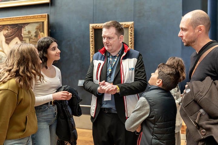 Paris: Louvre Private Family Tour for Kids + Skip-the-Line Entry — photo 4