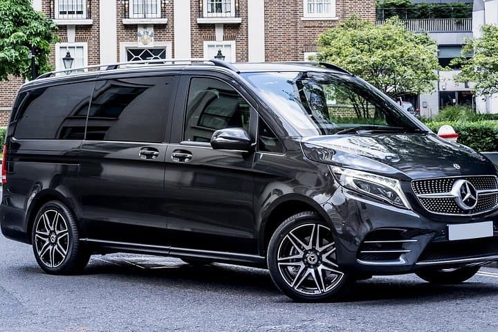 Arrival Transfer: Lyon Airport LYS to Lyon City in Luxury Van