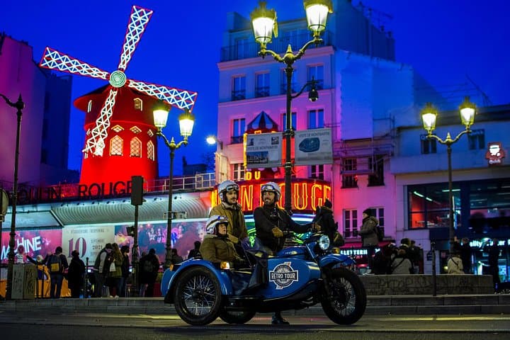 Paris Vintage Tour by Night on a Sidecar with Champagne — photo 1