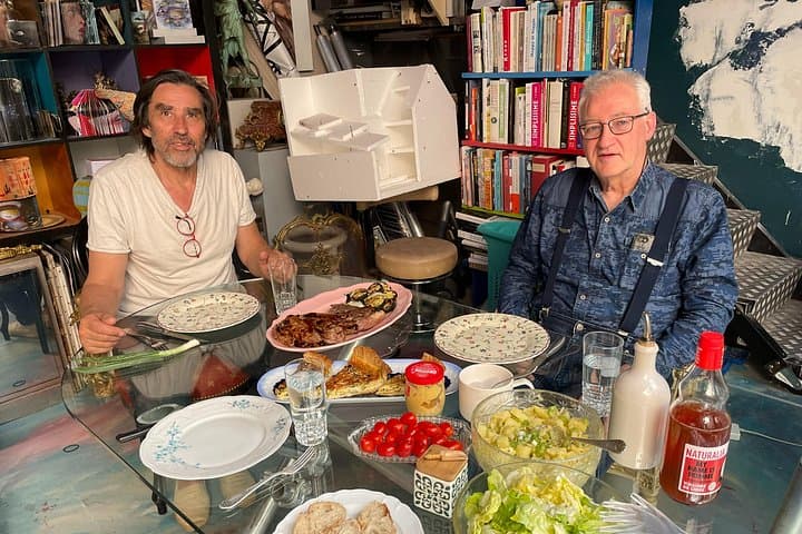 Dinner in a Bohemian Artist Apartment in Central Paris — photo 7