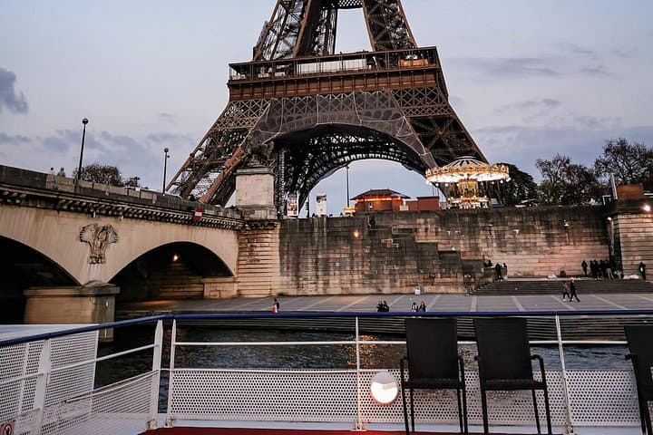 Paris Capitaine Fracasse 3 Course Seine River Dinner Cruise — photo 11