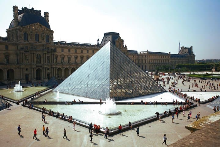 Louvre Museum Private Guided Tour with Access — photo 1