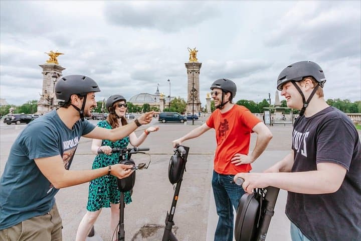 Paris E-Scooter Tour with fun & informative guide (small groups) — photo 8