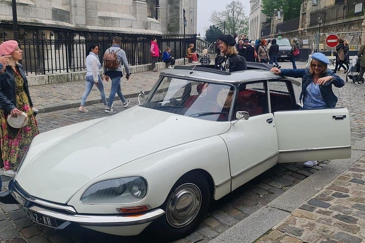 Vintage Car Paris Tour Citroën DS with open roof Paris City Tour — photo 17