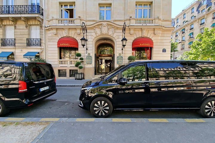 Paris Airport Transfer: Paris to Paris Airport CDG by Luxury Van — photo 2