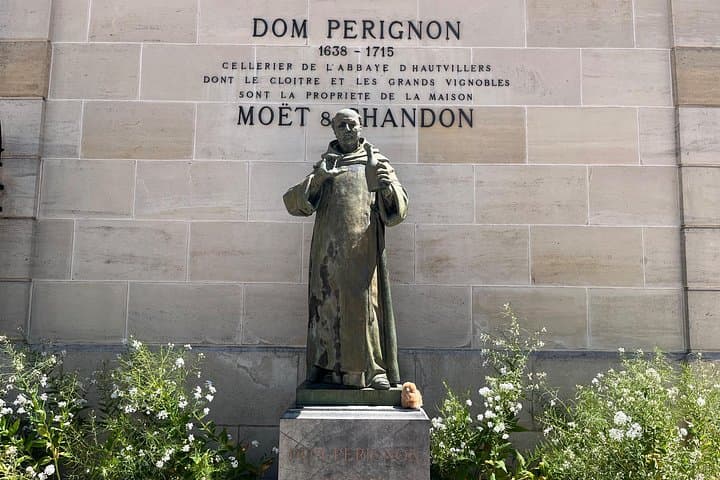 Champagne Private Guided Full-Day Trip Moët & Veuve Clicquot — photo 4