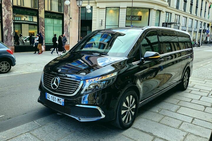 Paris Airport Transfer: Paris Airport CDG to Paris by Luxury Van — photo 1