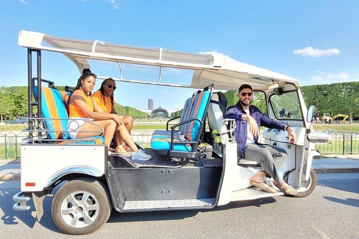 Private Tour of Paris in Tuktuk — photo 1