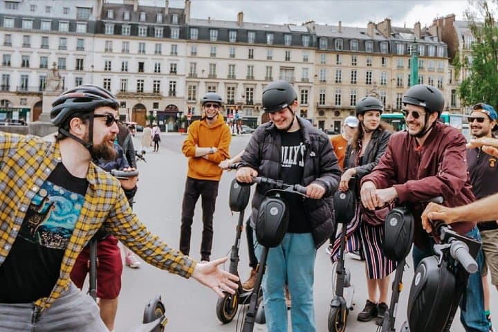 Paris E-Scooter Tour with fun & informative guide (small groups) — photo 4