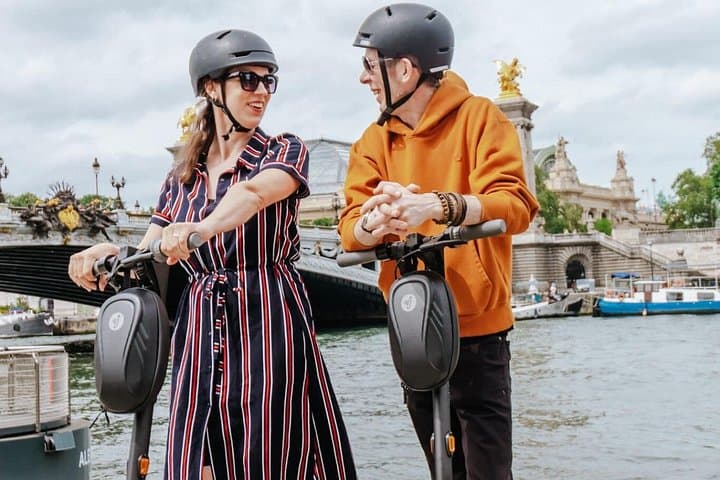 Paris E-Scooter Tour with fun & informative guide (small groups) — photo 3
