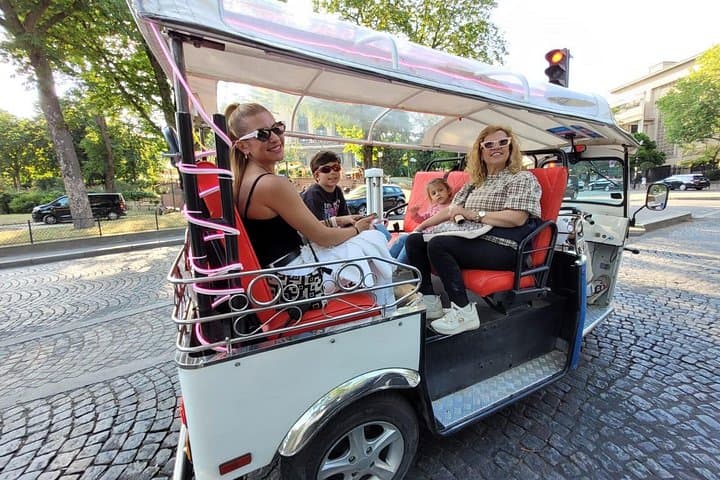 Paris with a Tuk Tuk - Private 2-Hour TukTuk Tour — photo 3