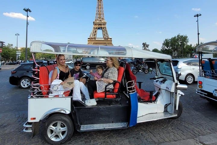 Paris with a Tuk Tuk - Private 2-Hour TukTuk Tour — photo 1
