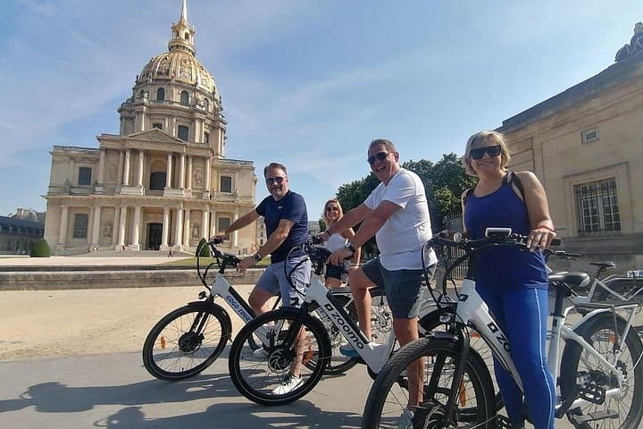 Paris: Small Group Highlights E-Bike Guided Tour — photo 4