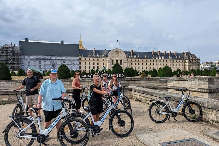 Paris: Small Group Highlights E-Bike Guided Tour — photo 11