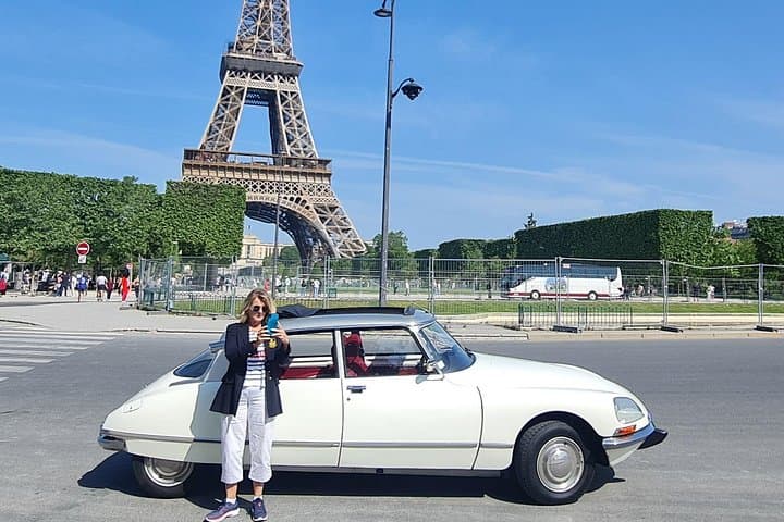 Vintage Car Paris Tour Citroën DS with open roof Paris City Tour — photo 9