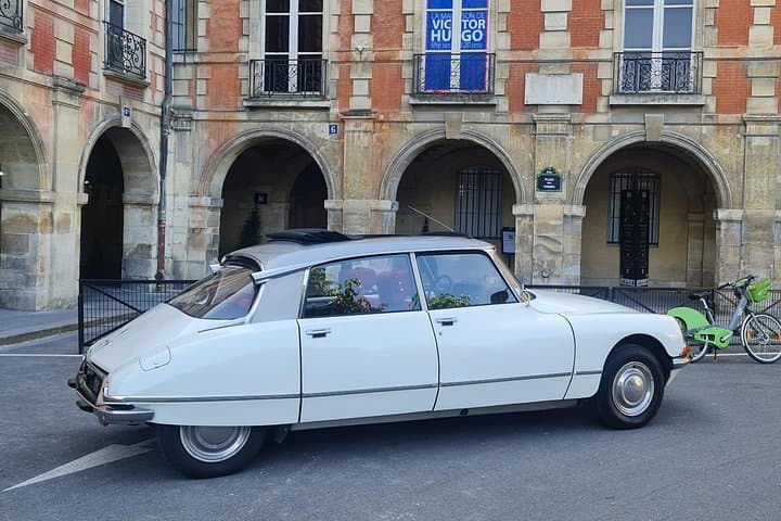 Vintage Car Paris Tour Citroën DS with open roof Paris City Tour — photo 12