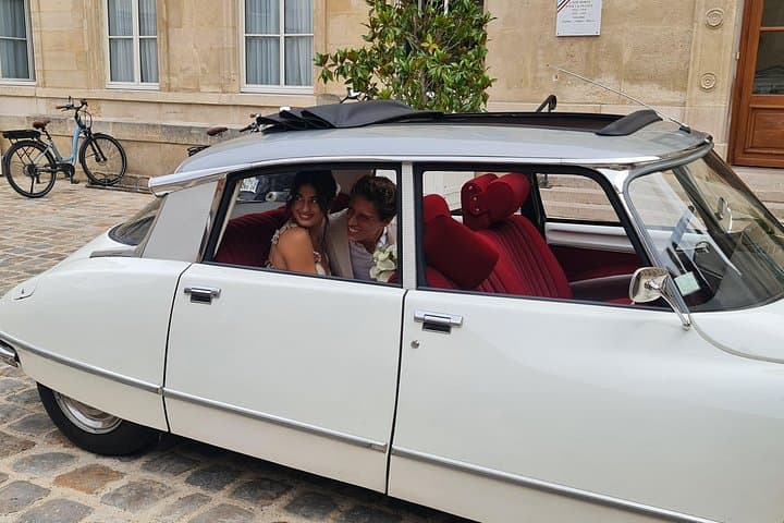 Vintage Car Paris Tour Citroën DS with open roof Paris City Tour — photo 16
