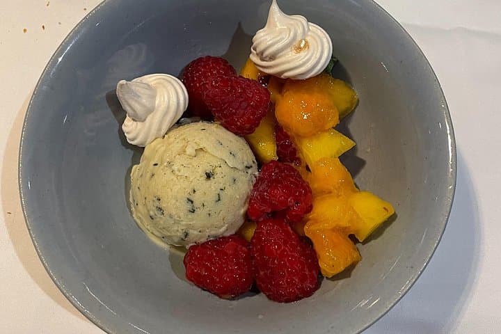 A Tasty 4-course Parisian Dinner in Montmartre — photo 13