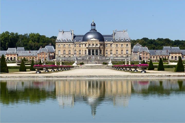 Round transfer to Fontainebleau and Vaux le Vicomte from Paris — photo 5