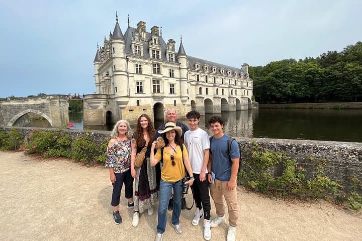 3 Loire Valley Castles and Wine Tasting Private Guided Tour — photo 2
