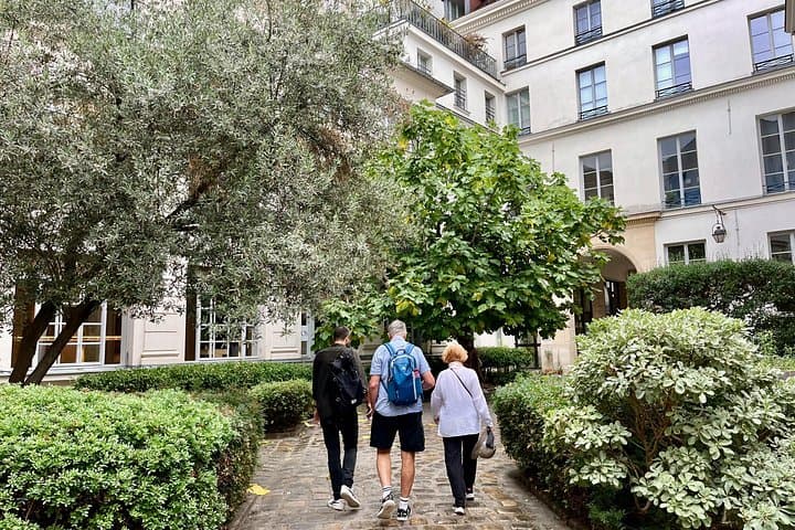 Paris Champagne & Food Tour with Tastings in Saint-Germain — photo 15