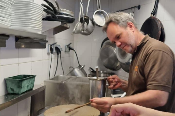 Amazing Sweet Crêpe Cooking Class Paris — photo 3